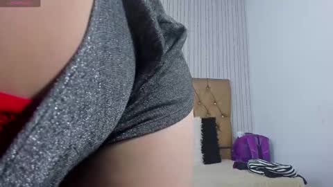 Snapshot of veneno_hot chatting on 8, 3, 2025 veneno hot online show from 8, 3, 2025