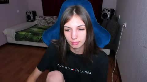 Snapshot of veneradi615 chatting on 12, 3, 2025 veneradi615 online show from 12, 3, 2025