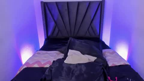 Miss  B. online show from 5, 3, 2025