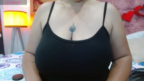 Snapshot of vennuss89 chatting on 20, 10, 2025 vennuss89 online show from 20, 10, 2025