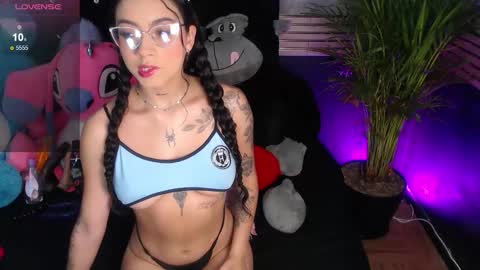 Snapshot of venus_26_ chatting on 22, 10, 2025 eva online show from 22, 10, 2025