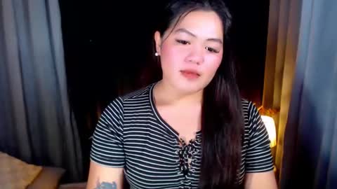 Snapshot of venus_colly chatting on 3, 6, 2026 I am Colly Your mystery girl online show from 3, 6, 2026