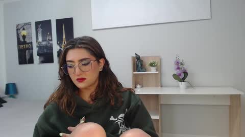 Mia online show from 19, 9, 2025
