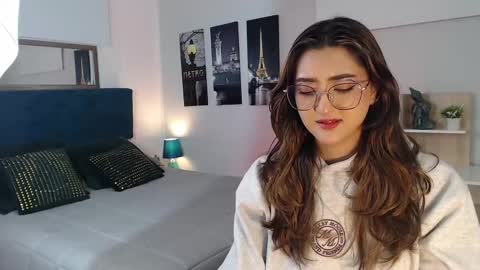 Mia online show from 29, 9, 2025