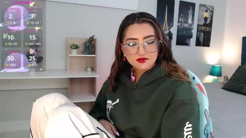 Mia online show from 2, 10, 2025