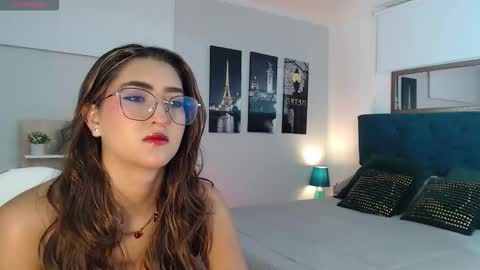 Mia online show from 7, 10, 2025