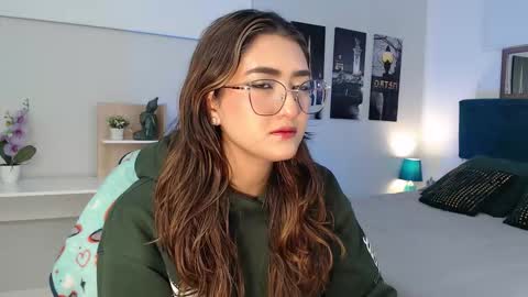 Mia online show from 14, 10, 2025
