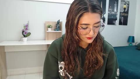 Mia online show from 15, 10, 2025
