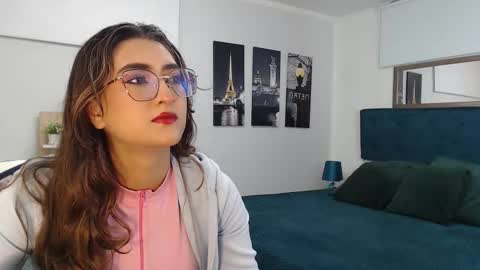 Mia online show from 27, 10, 2025