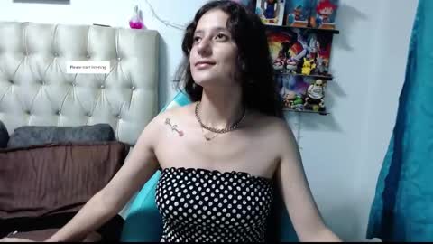 Snapshot of venusandfantashi_gh1 chatting on 16, 2, 2025 venusHelp me reach 100 like honey online show from 16, 2, 2025