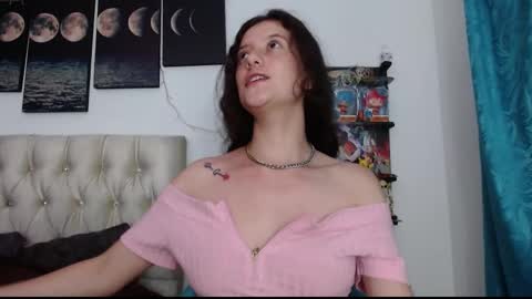 Snapshot of venusandfantashi_gh1 chatting on 3, 3, 2025 venusHelp me reach 100 like honey online show from 3, 3, 2025