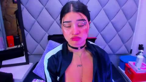 Venusowen  online show from 21, 11, 2025