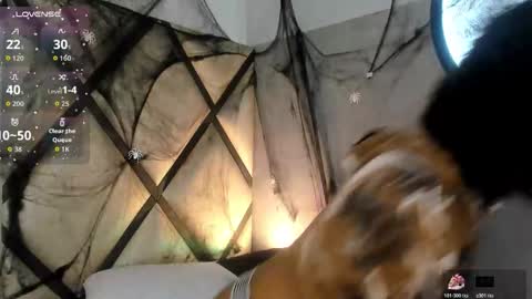 venuss_03 online show from 2, 11, 2025