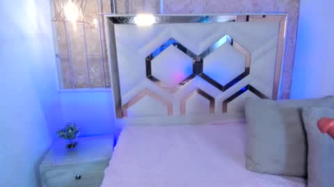  Venuss  online show from 28, 11, 2025