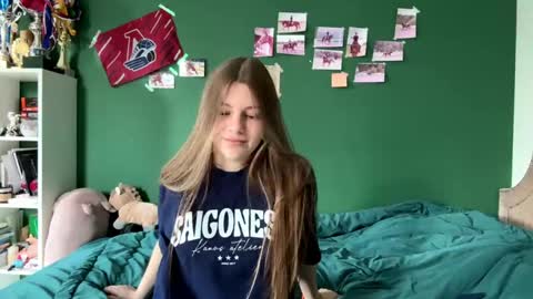 Snapshot of venussamples chatting on 9, 6, 2026 Mila online show from 9, 6, 2026