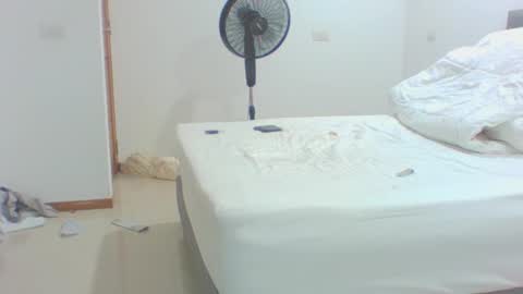 Snapshot of vergagolosa22 chatting on 28, 10, 2025 vergagolosa22 online show from 28, 10, 2025