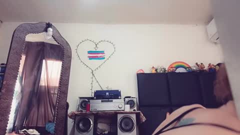 Vero Alva online show from 3, 2, 2025