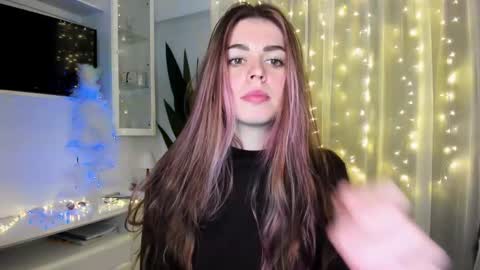 Lolitalolz online show from 2, 1, 2025