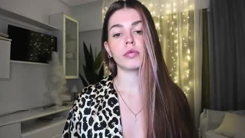 Lolitalolz online show from 6, 1, 2025