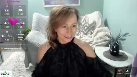 Snapshot of veronicagilbert chatting on 15, 11, 2025 Helen online show from 15, 11, 2025