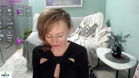 Snapshot of veronicagilbert chatting on 21, 11, 2025 Helen online show from 21, 11, 2025