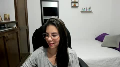 Snapshot of veronicamiller22 chatting on 12, 5, 2026 Veronica Miller online show from 12, 5, 2026