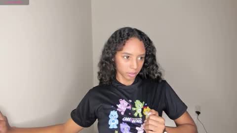 Snapshot of veronicawilson chatting on 4, 12, 2025 Veronica online show from 4, 12, 2025