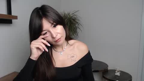 Snapshot of veronik_shy chatting on 2, 12, 2025 veronik_shy online show from 2, 12, 2025