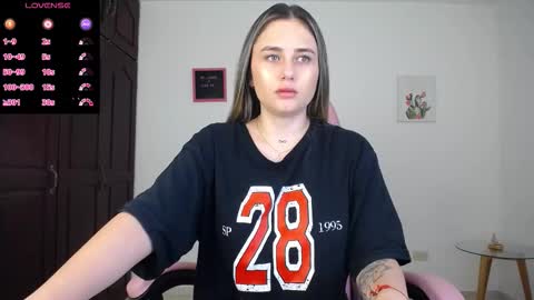 Snapshot of veronika__winslow_ chatting on 16, 9, 2025 Vero online show from 16, 9, 2025