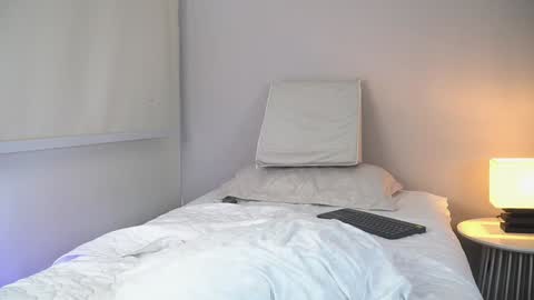  V A L  help me reach 100likes online show from 9, 1, 2025