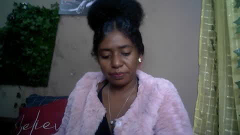 Snapshot of verronique1511 chatting on 21, 6, 2026 verronique1511 online show from 21, 6, 2026
