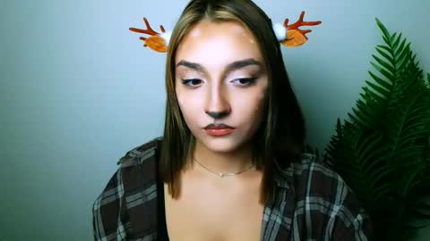 Snapshot of veryveryshygirl chatting on 31, 10, 2025 Ana online show from 31, 10, 2025