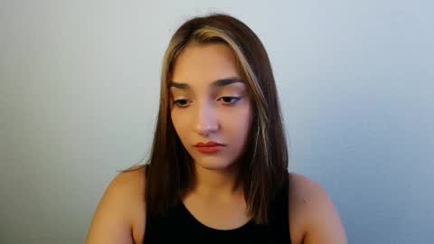 Snapshot of veryveryshygirl chatting on 4, 11, 2025 Ana online show from 4, 11, 2025