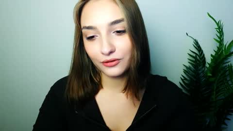 Snapshot of veryveryshygirl chatting on 2, 12, 2025 Ana online show from 2, 12, 2025