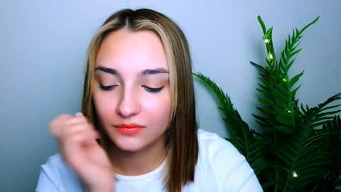 Snapshot of veryveryshygirl chatting on 5, 1, 2026 Ana online show from 5, 1, 2026