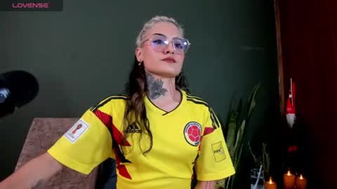 Snapshot of vesiagomez chatting on 18, 6, 2026 natalia gomez online show from 18, 6, 2026