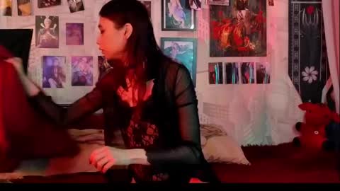 Snapshot of vetansenda chatting on 21, 11, 2025 Emiel online show from 21, 11, 2025