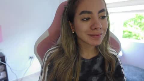 Snapshot of vexira_23 chatting on 4, 4, 2026 Sofa online show from 4, 4, 2026