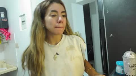 Snapshot of vexira_23 chatting on 18, 4, 2026 Sofa online show from 18, 4, 2026