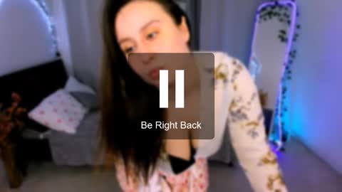 Snapshot of via_lattea_ chatting on 7, 3, 2026 Camilla online show from 7, 3, 2026