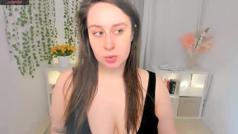 Snapshot of via_lattea_ chatting on 29, 5, 2026 Camilla online show from 29, 5, 2026