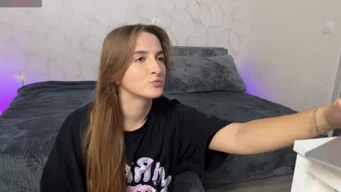 Snapshot of vibe_and_night chatting on 15, 10, 2025 Vail and Nevada online show from 15, 10, 2025