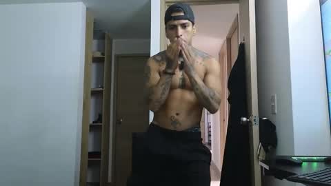 Snapshot of vicctorzc chatting on 13, 2, 2025 Victor cardenas online show from 13, 2, 2025