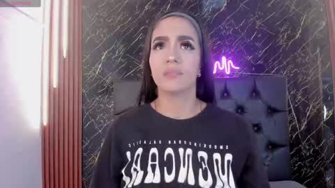 Snapshot of vichy_evans chatting on 7, 11, 2025 Vichy Everyday From 1400 to 2130 Col Time online show from 7, 11, 2025