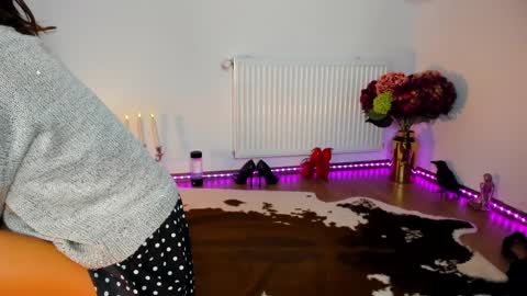 Snapshot of viciousqueen chatting on 19, 11, 2025 ViciousQueenu can call me Laura online show from 19, 11, 2025