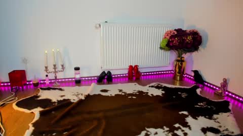 Snapshot of viciousqueen chatting on 24, 11, 2025 ViciousQueenu can call me Laura online show from 24, 11, 2025