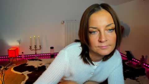 Snapshot of viciousqueen chatting on 26, 11, 2025 ViciousQueenu can call me Laura online show from 26, 11, 2025