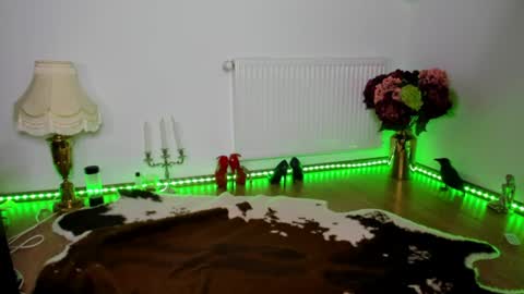 Snapshot of viciousqueen chatting on 21, 7, 2026 ViciousQueenu can call me Laura online show from 21, 7, 2026