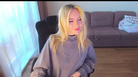 Snapshot of vickydragons chatting on 17, 10, 2025 nastya Help me reach 100 likes online show from 17, 10, 2025