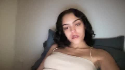 Snapshot of vickyyyx chatting on 4, 1, 2025 Goddess Victory online show from 4, 1, 2025